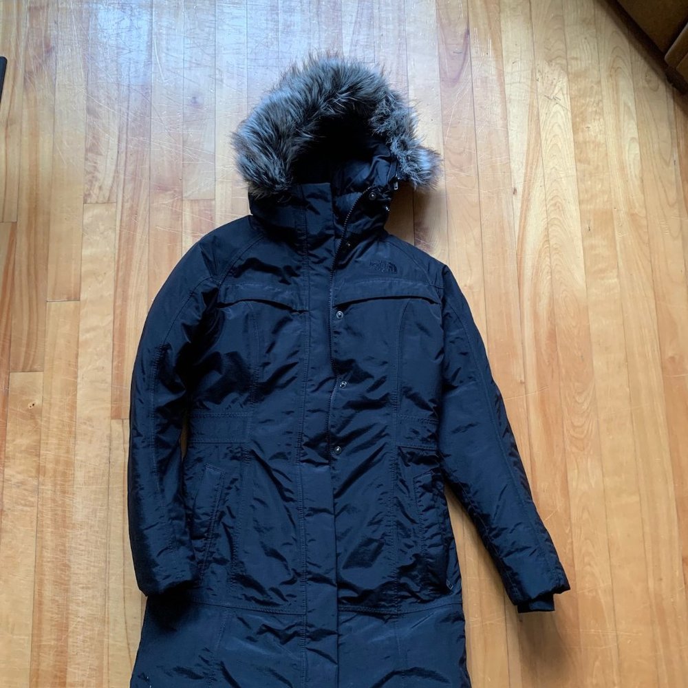 Black winter coat North Face size XS